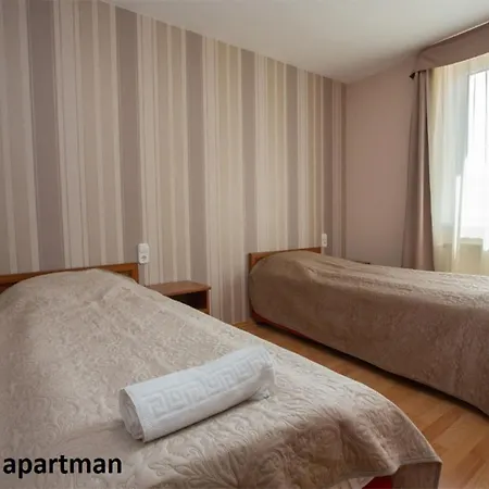 Liza Apartahotel
