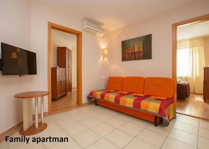 Liza Apartahotel 3*
