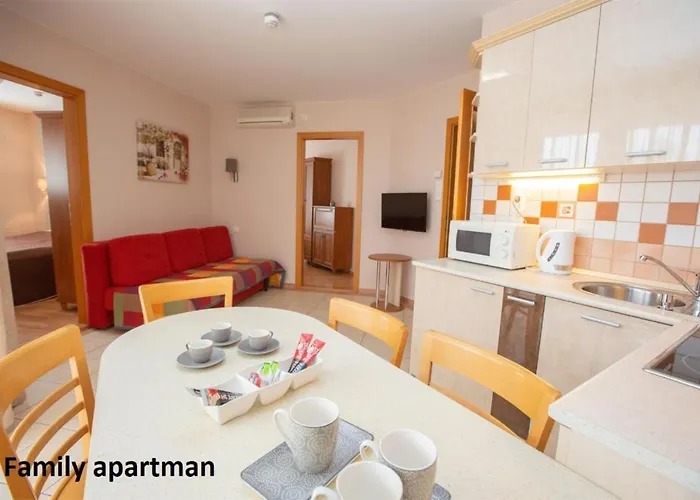 Liza Apartahotel 3*