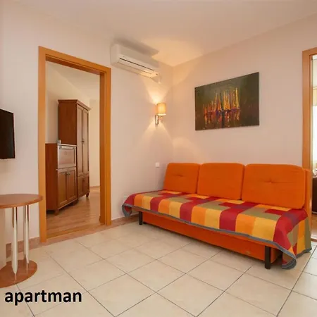 Liza Apartmanhotel *